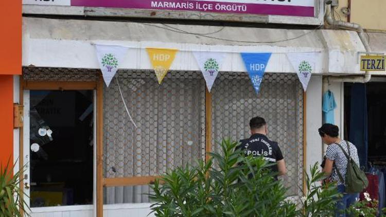 Marmariste HDP binasının camları kırıldı