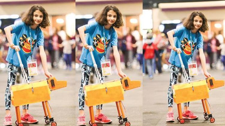 12 yaşında engelliler için rehber robot köpek yaptı