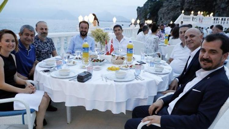 İşadamları iftarına yağmur sürprizi