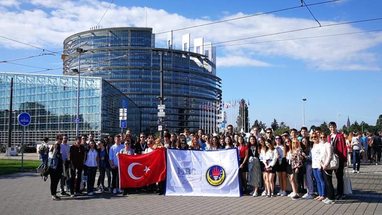 Avrupa Gençlik Parlamentosu’nda Türkiye’yi temsil ettiler