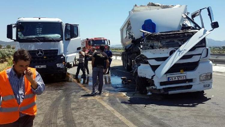 Mola için durduğu yerde, kamyonun çarpması sonucu öldü