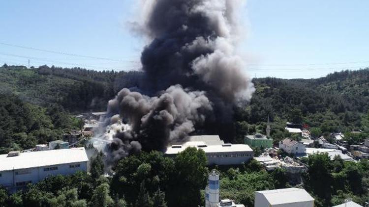 (Hava fotoğrafları) - Ayazağada fabrika yangını