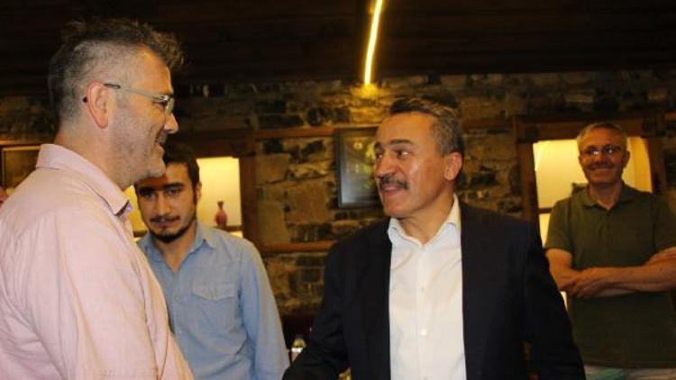 Seydişehir Belediye Başkanı, meclis üyeleriyle iftarda buluştu
