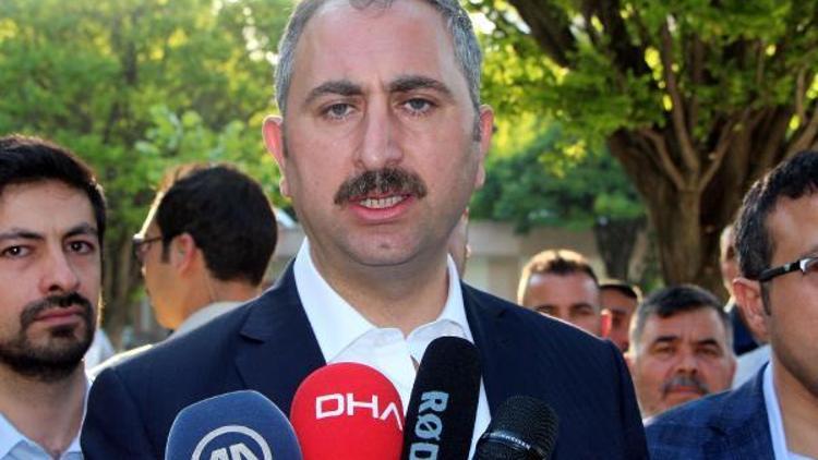 Adalet Bakanı Gül: Suruçta yapılan saldırıyı kınıyorum