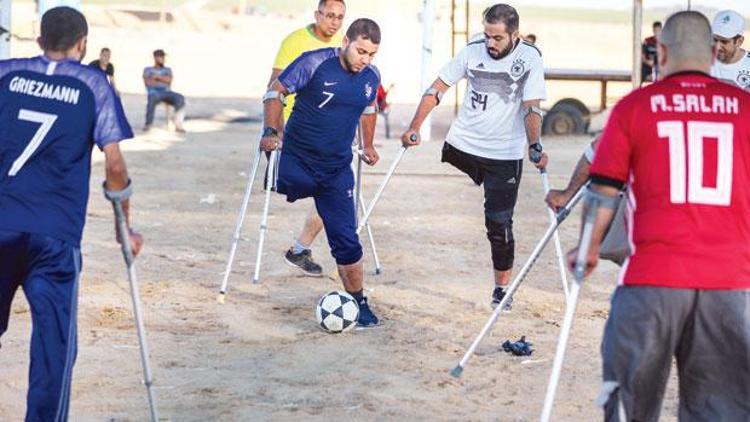 İsrail’in saldırılarına futbol maçıyla tepki