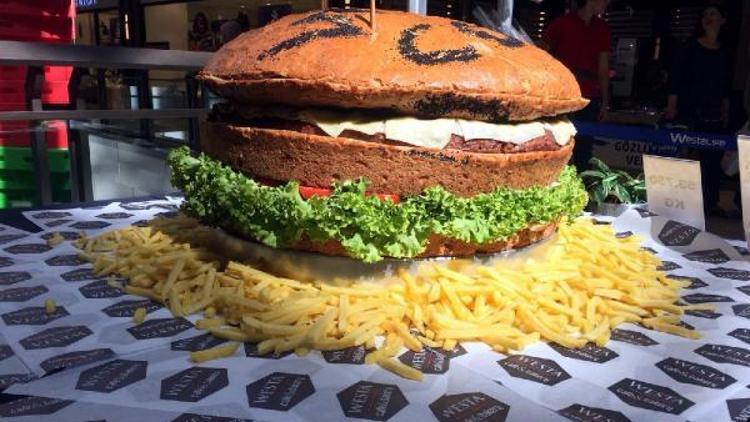 53 kilo 750 gramlık hamburger yaptılar