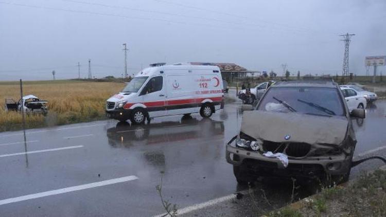 Kütahyadaki kazada ölen aynı aileden 4 kişi toprağa verildi