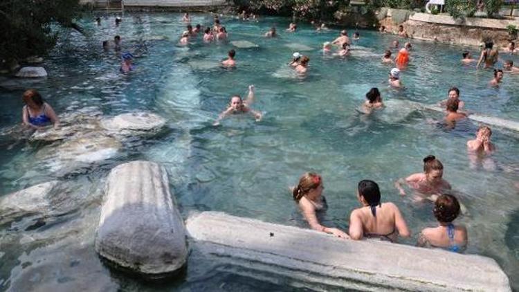 Antik havuzda can pazarı... Kadın turist kurtarılamadı