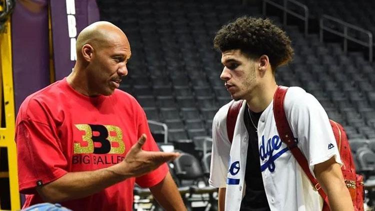 LaVar Ball’un Lakers koçu Luke Walton’a olan eleştirileri dinmiyor