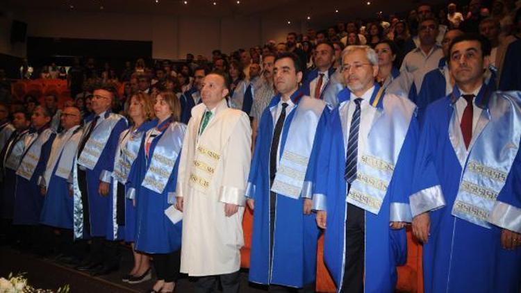 Akdeniz Üniversitesi lisansüstü mezuniyet töreni