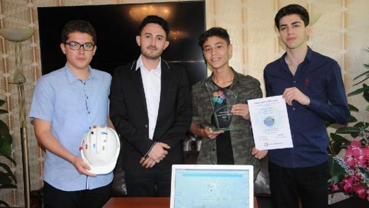 Türk öğrenciler projeleri ile Dünyanın En İyisi ödülünü aldı