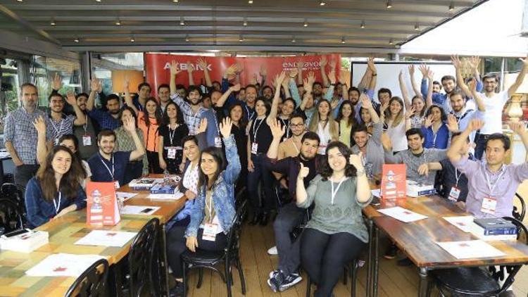 Gençlik programı CaseCampusun mezunlarından 60 kişi kendi girişimini kurdu