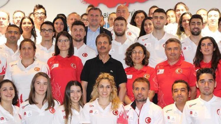 Bakan Bak, Milli sporcuları Akdeniz Oyunlarına uğurladı