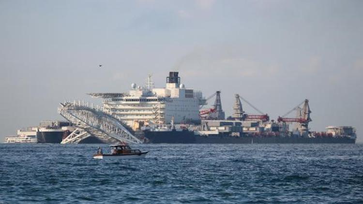 Pionering Spirit gemisi İstanbul Boğazından geçiyor