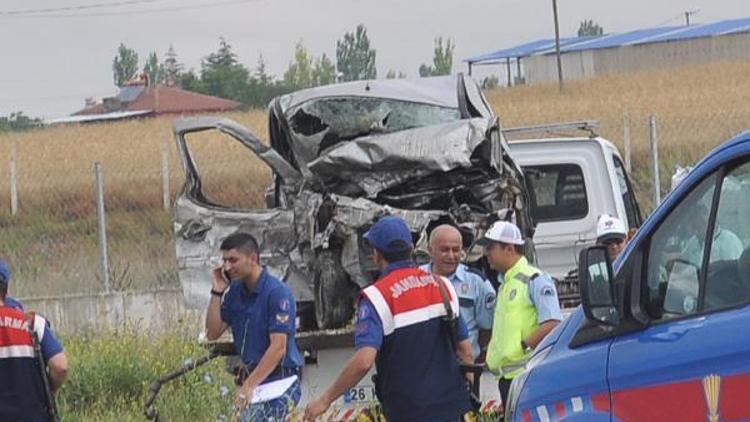 Eskişehirde kaza: Aynı aileden 5 kişi öldü, 2 kişi yaralı