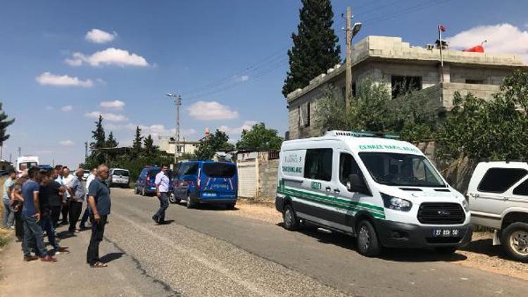 Eşini, kayınpederi ve kayınvalidesini öldürüp, kızını alarak kaçtı