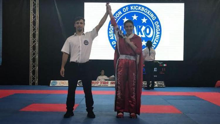 Zeynep Cankurt, Kick Boks Dünya Kupası’ndan gümüş madalyayla döndü