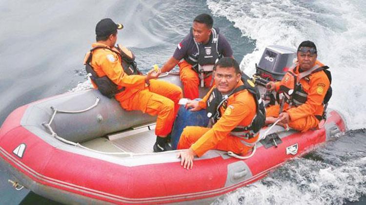 Tekne alabora oldu: 178 kayıp
