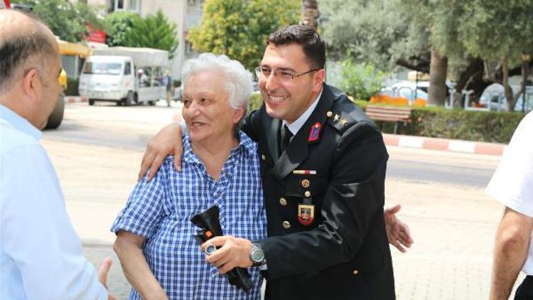 Jandarma, yaşlıları ziyaret etti