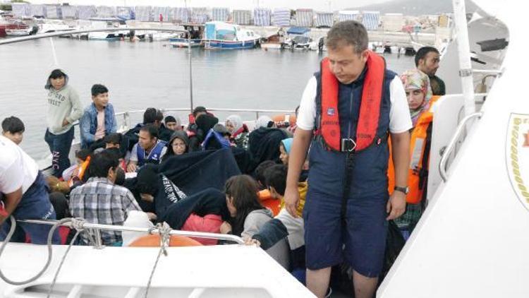 Çanakkalede lastik botta 47 kaçak göçmen yakalandı