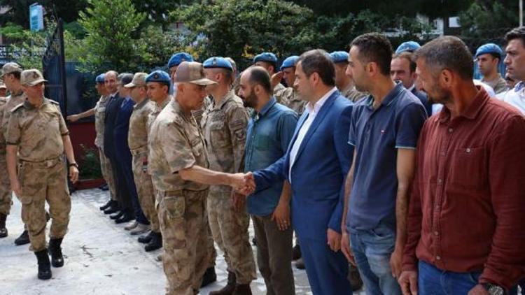 Orgeneral Çetinden şehit annesine: Başımızın tacısın (2)