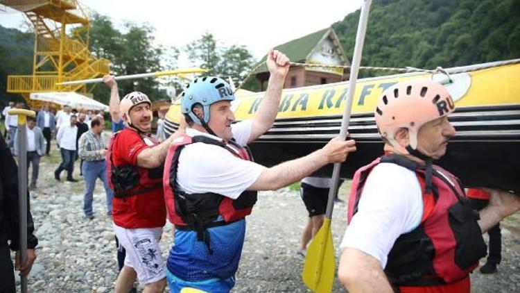 Bakan Bak, Fırtına deresinde rafting yaptı