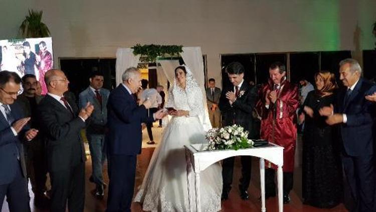 Belen Kaymakamı Aydın, Dr. Betül Pekşen ile evlendi