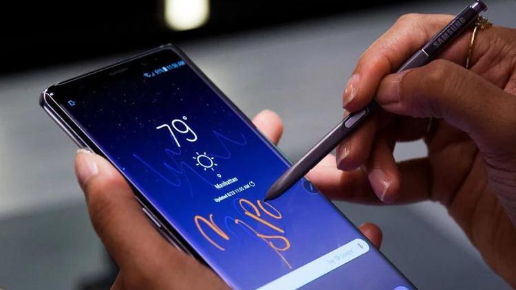 Galaxy Note 9 tek başına gelmeyecek