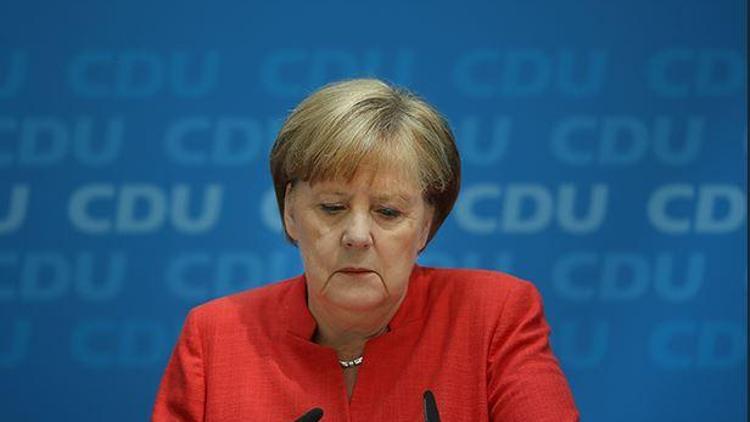 Merkele büyük şok Spiegel: Almanya’da SPD erken seçime hazırlanıyor
