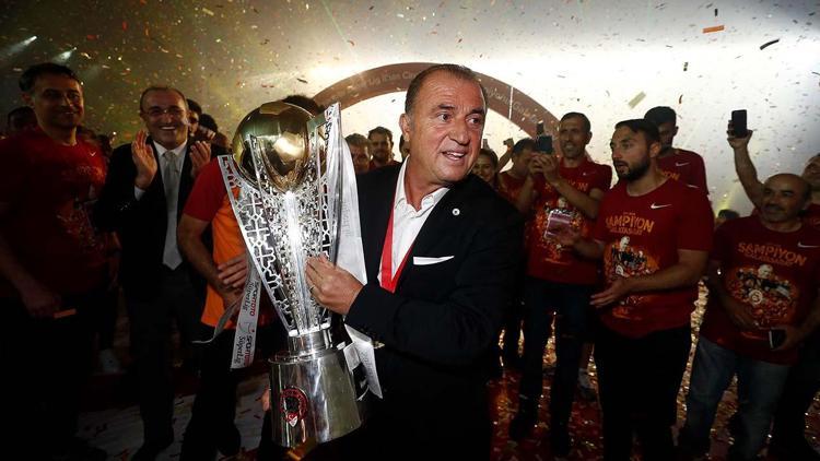 Galatasarayda kamp 1 hafta ertelendi