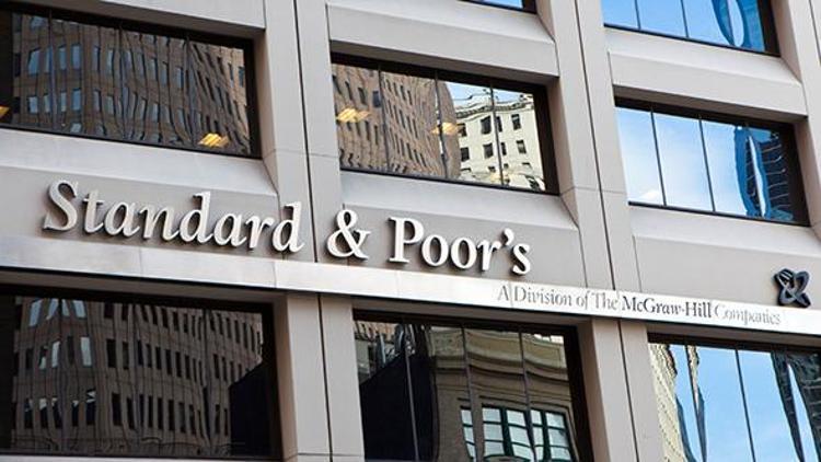 S&P Yunanistanın kredi notunu yükseltti