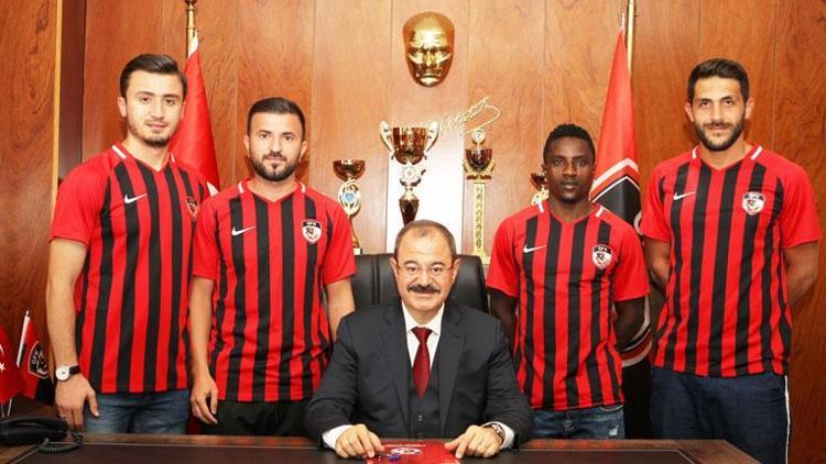 Gazişehir Gaziantep 4 oyuncuya imza attırdı