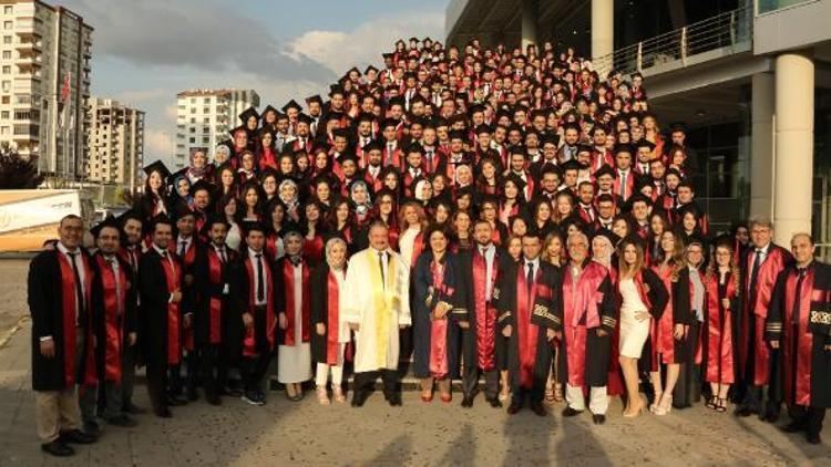 ERÜ Tıp Fakültesi 44. dönem mezunlarını verdi
