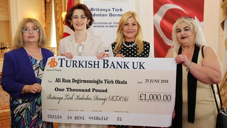 Londra’daki Türk okullarına bağış