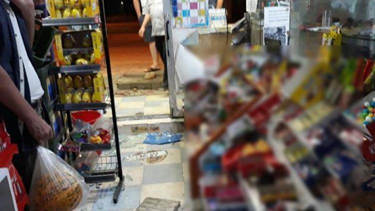 Türk bayrağı asılı markete saldırıya 4 gözaltı