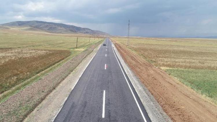 Kırşehir’de köy yolları da sıcak asfalt oluyor