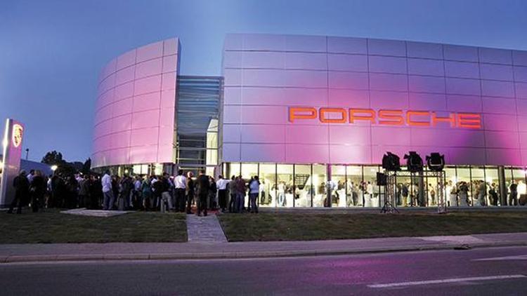 Şahenk, Lozan’daki Porsche’yi satıyor