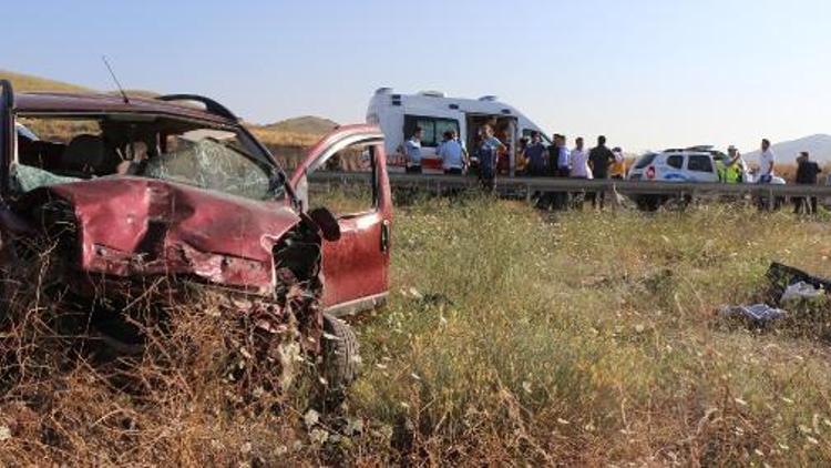 Kırıkkale’de kaza: Anne öldü, baba ve 3 çocuğu yaralı