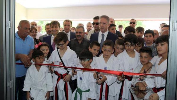 Seyrantepe İMKB Spor Merkezi hizmete açıldı