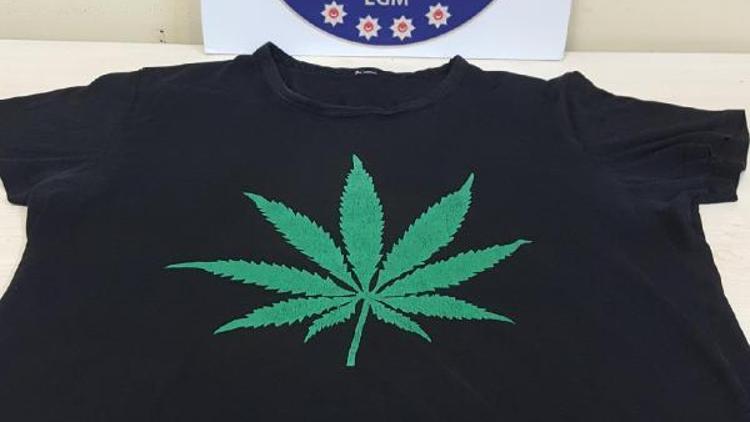 Marihuana baskılı tişört giyen uyuşturucu taciri tutuklandı