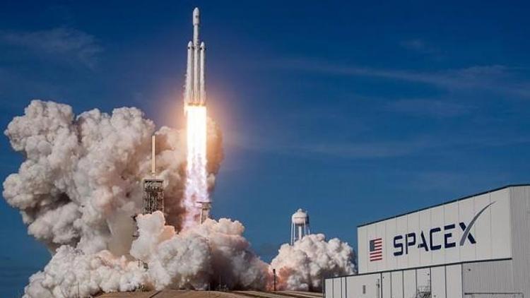SpaceXin kargo kapsülü uzaya fırlatıldı