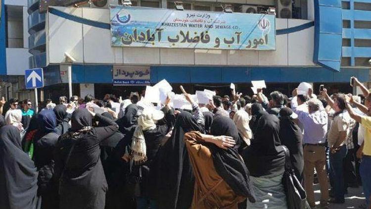 İranda susuzluk halkı sokaklara döktü