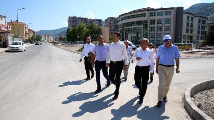 Başkan Eroğlu, Kemer Mahallesinde incelemelerde bulundu