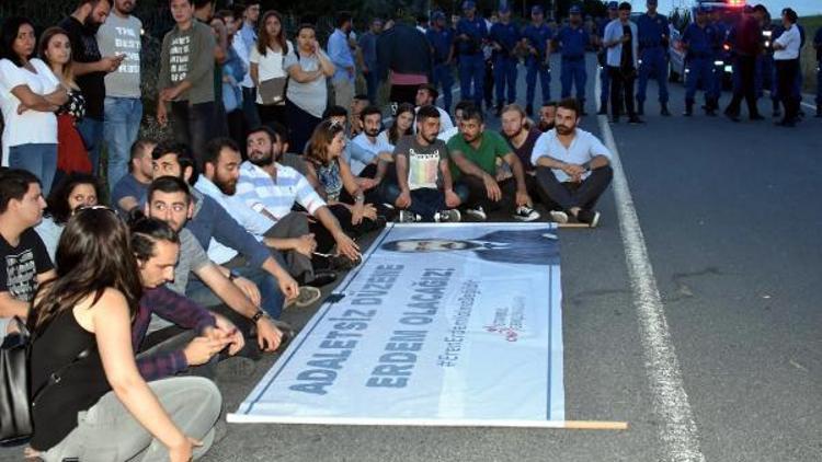 CHPli gençler, Eren Erdemin tutuklanmasına protesto etti