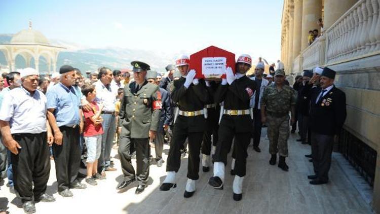 Kore gazisi doğum gününde defnedildi