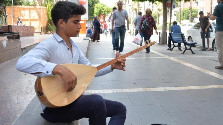 Sokakların bağlamacısı