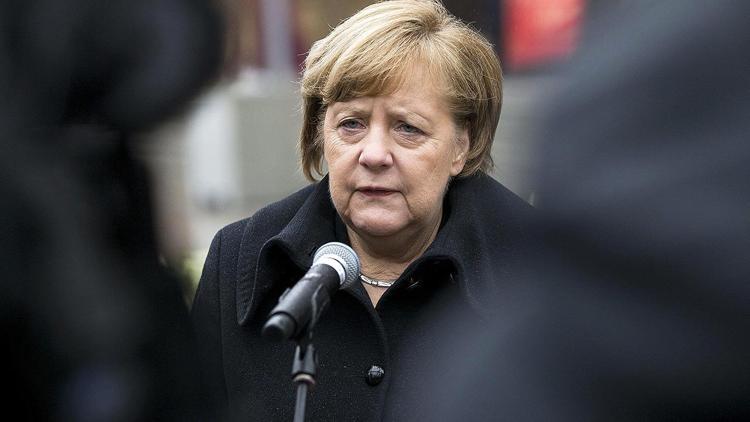 Almanyada kriz büyük Merkeli düşürecek hamle
