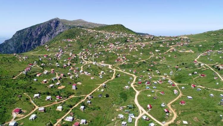 Kaçak yapılardan yer kalmayan yaylanın sakinleri, İmar Barışı için sıraya girdi