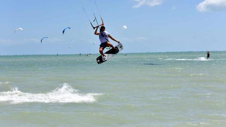 Yumurtalık Kiteboard Festivali nefes kesti