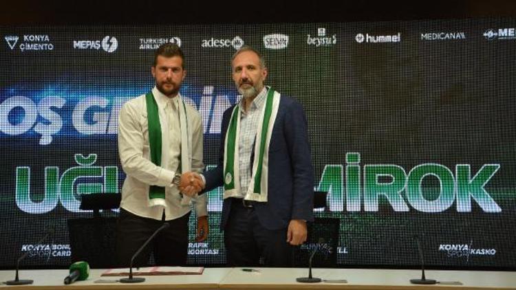 Uğur Demirok Konyasporla 2 yıllık sözleşme imzaladı